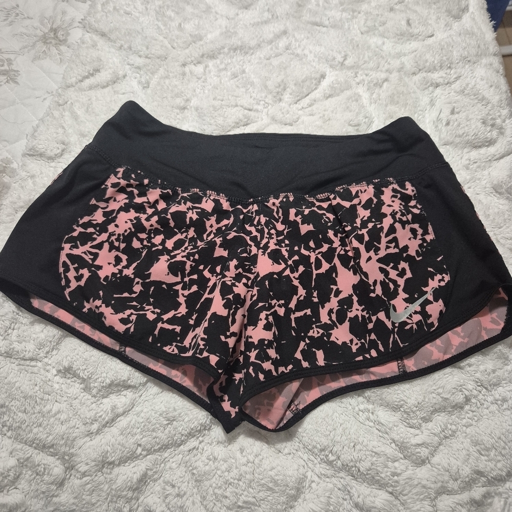 NIKE Women's Black and Pink Athletic Shorts...SIZE:S